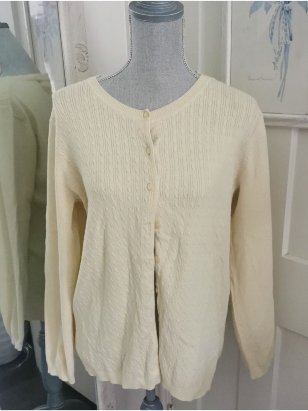 Tradition Vintage Butter Yellow Classic Cableknit Women's Cardigan. Size 14/16